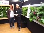 Equipo de Scotscape en el stand de slimgreenwall en Chelsea Flower Show