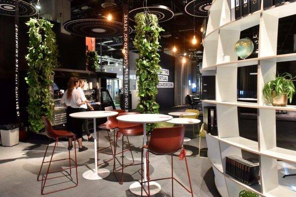 Sistema fytotextile de Terapia Urbana en Feria Orgatec con Art Aqua