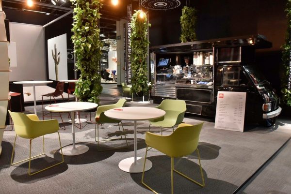 Sistema fytotextile de Terapia Urbana en Feria Orgatec con Art Aqua