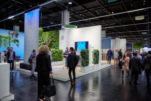 Sistema fytotextile de Terapia Urbana en Feria Orgatec con Art Aqua