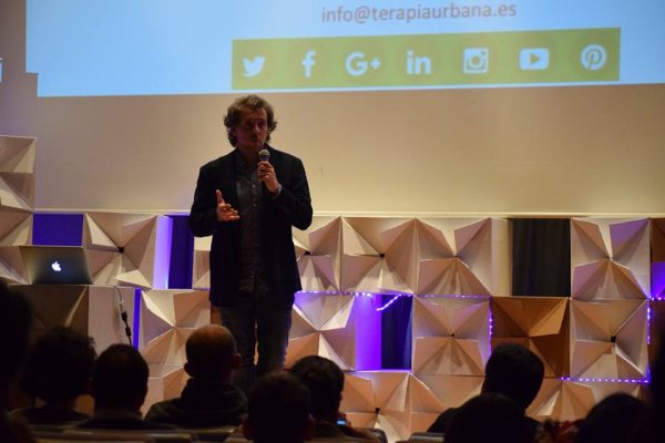 Fernando Hidalgo en charla DIME jardines verticales