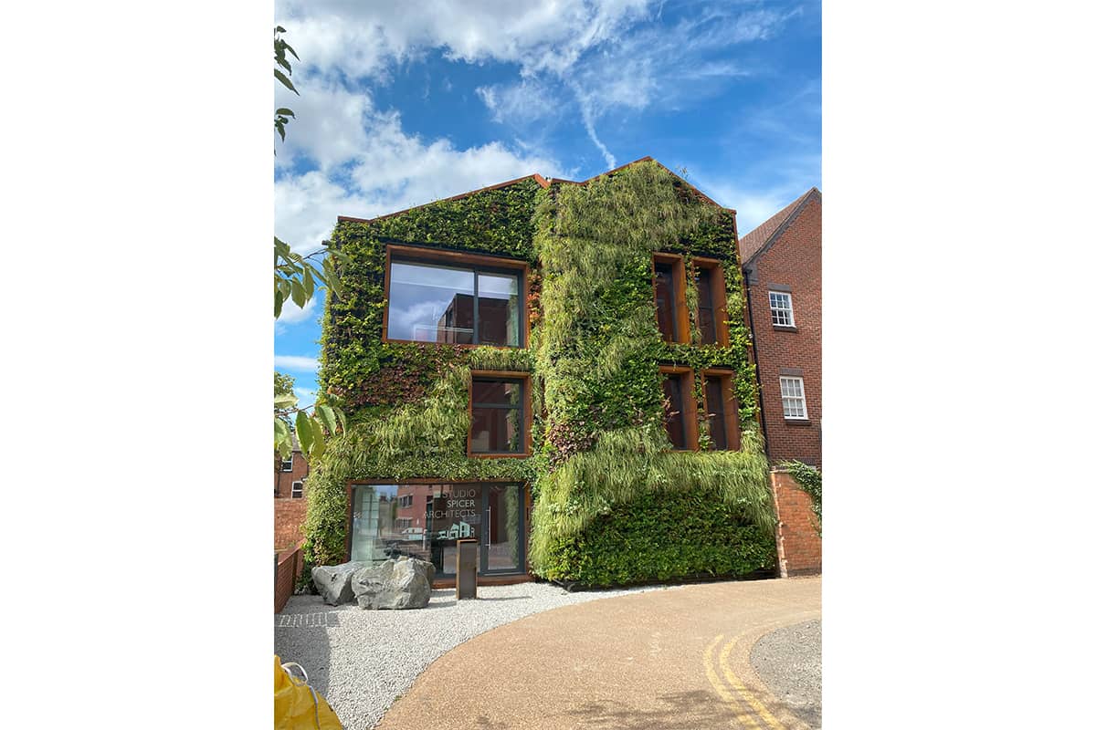 fachada vegetal arden