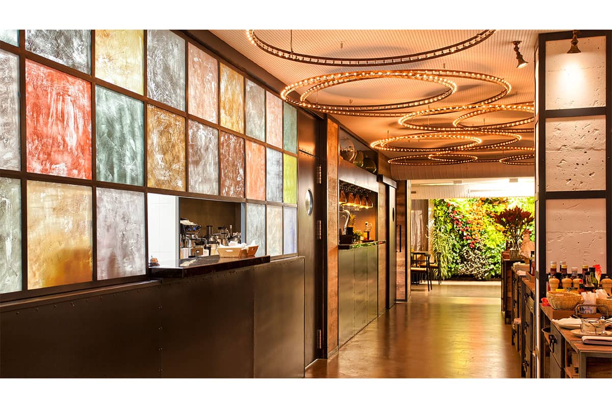 noto restaurante jardin vertical