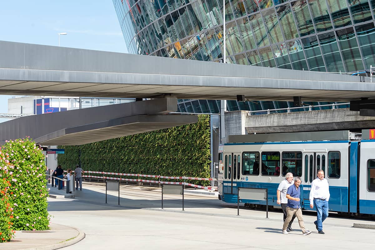 aeropuerto muro vegetal zurich