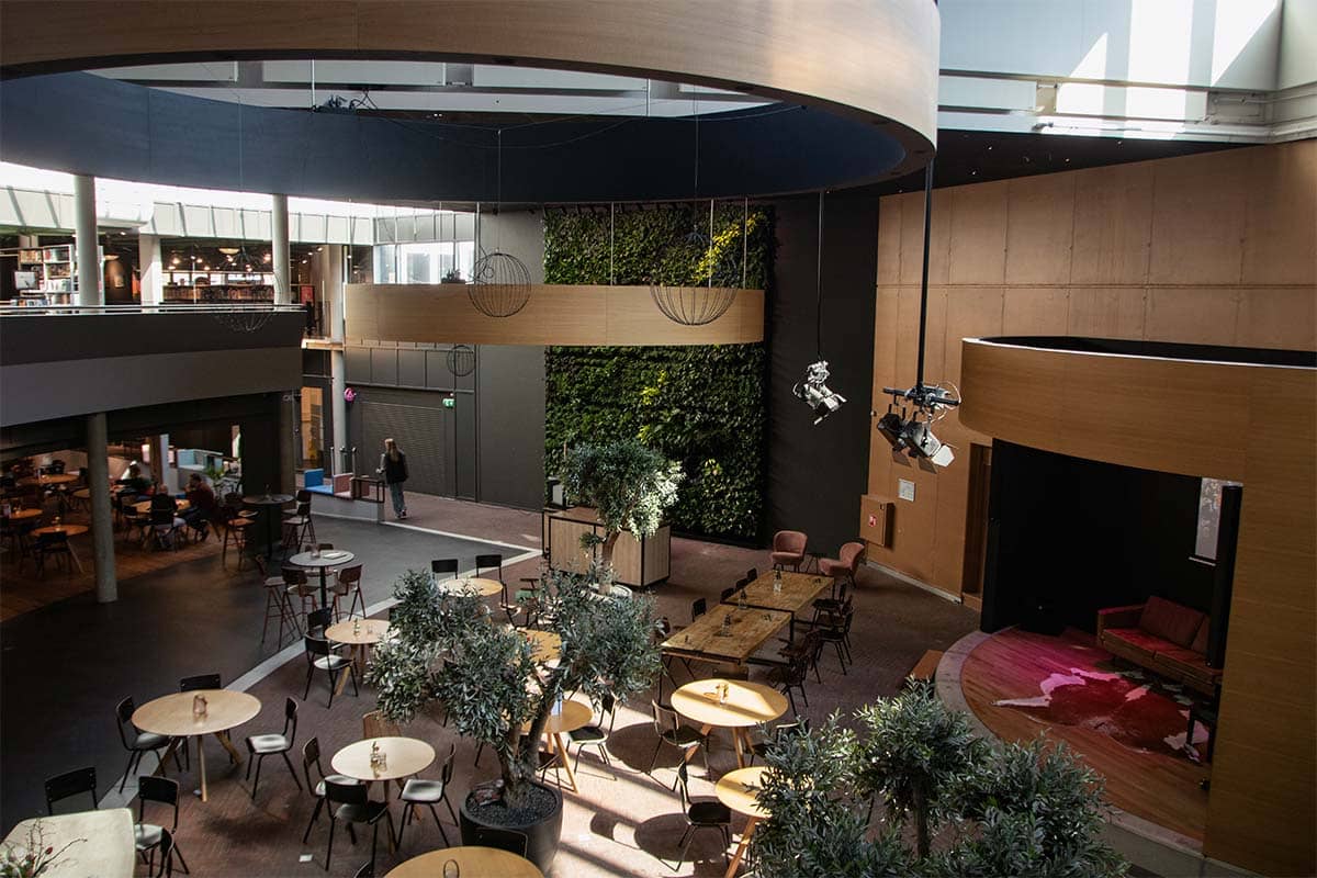 centro cultural ede muro vegetal