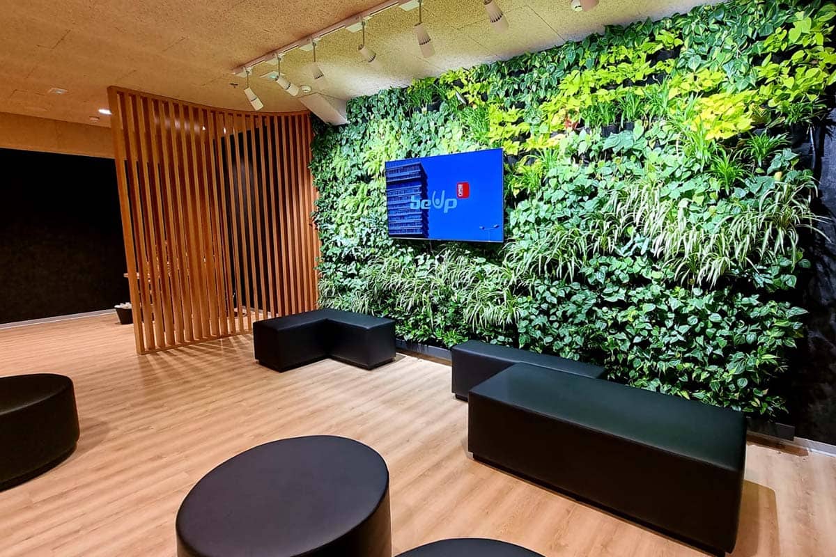 jardin vertical gimnasio be up bilbao