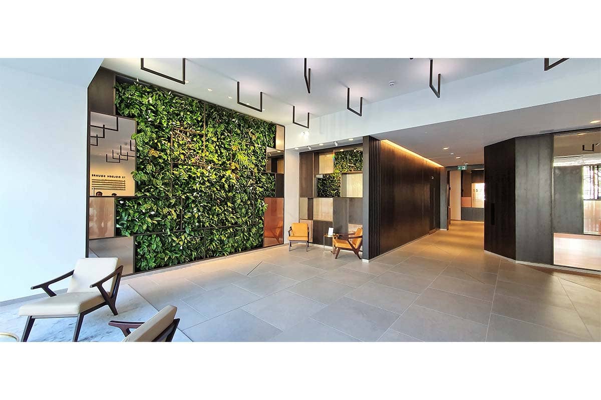 muro vegetal interior recepcion golden square 