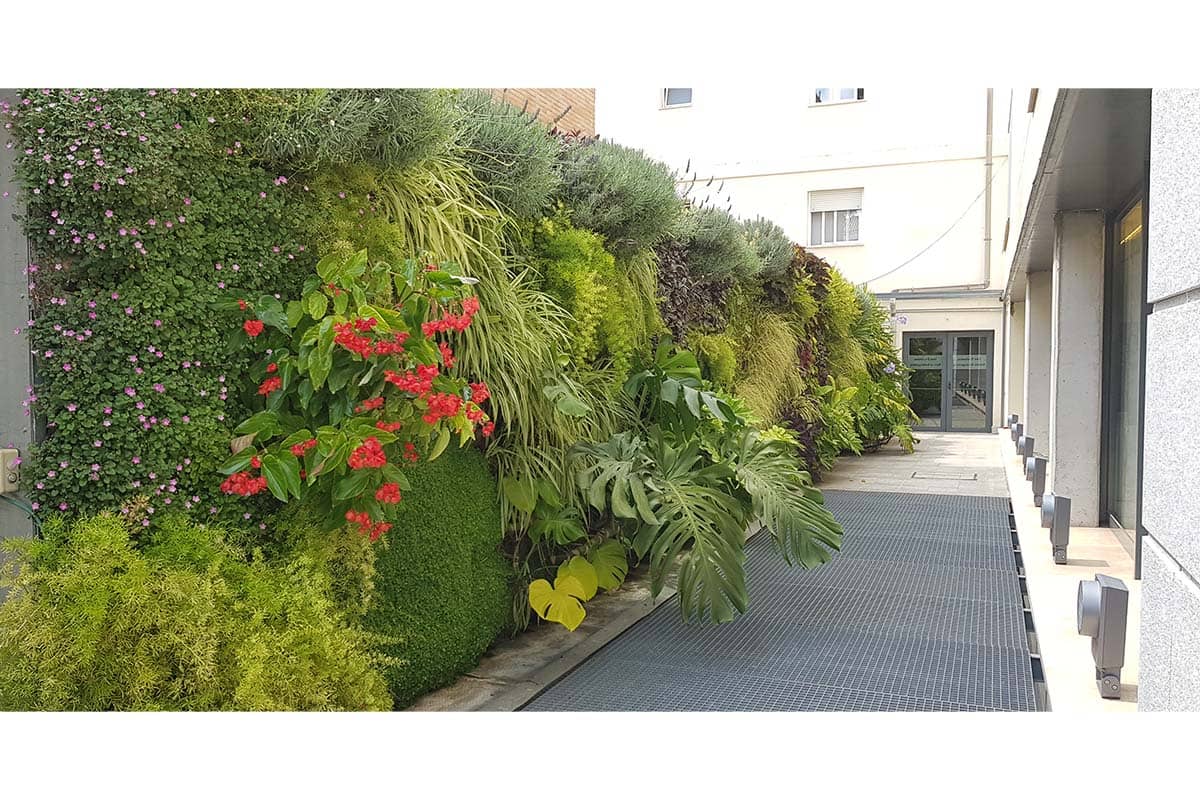 jardin vertical hospital quiron 