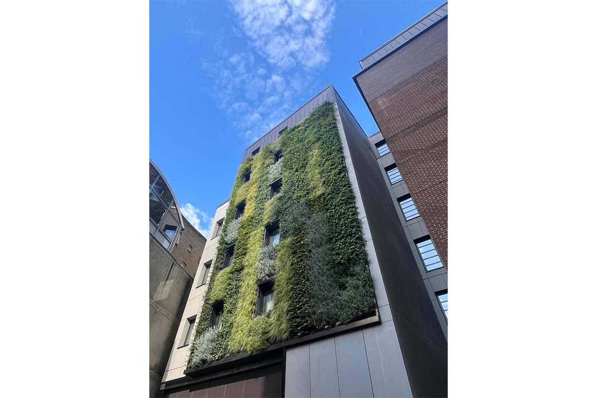 jardin vertical hotel hoxton