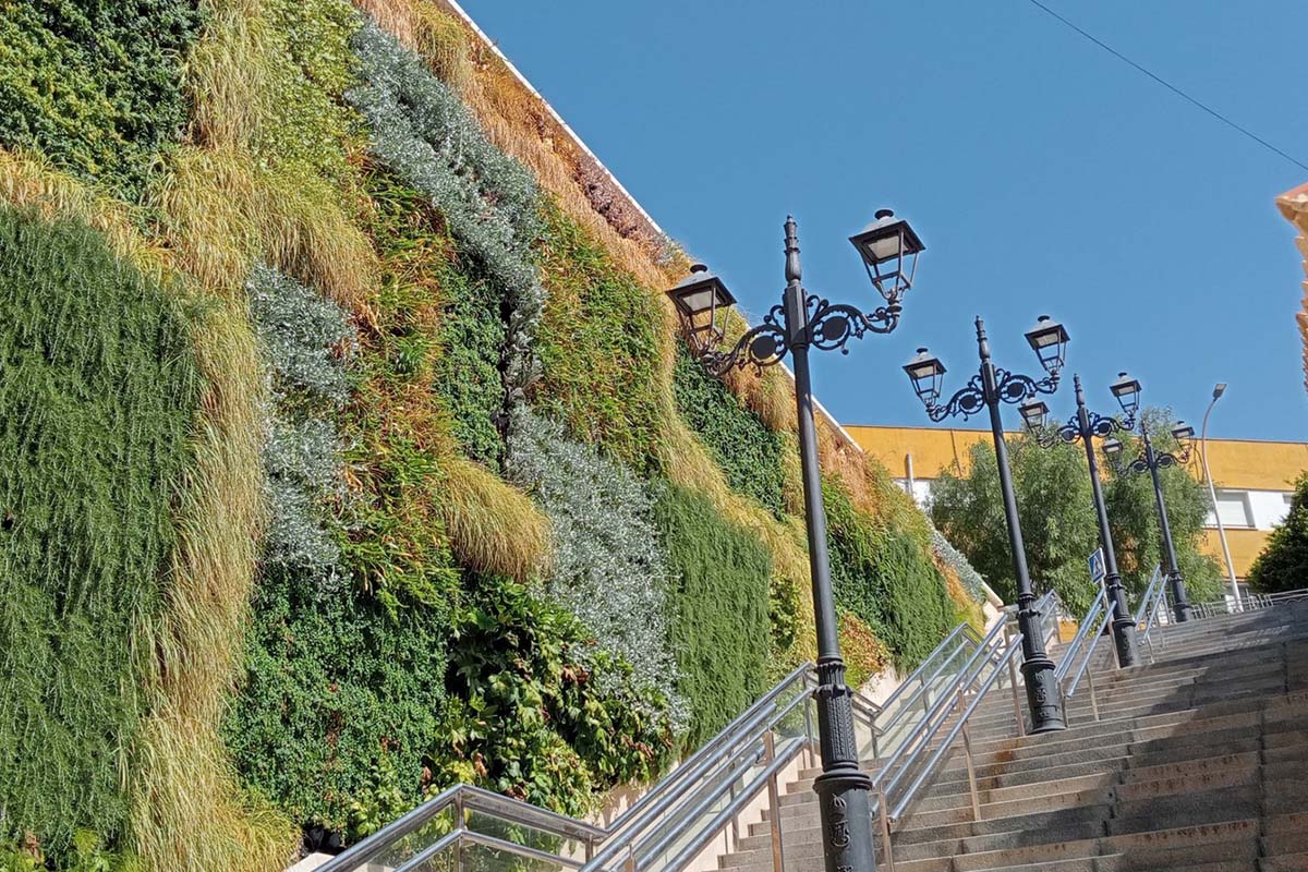 jardin vertical plaza de melilla