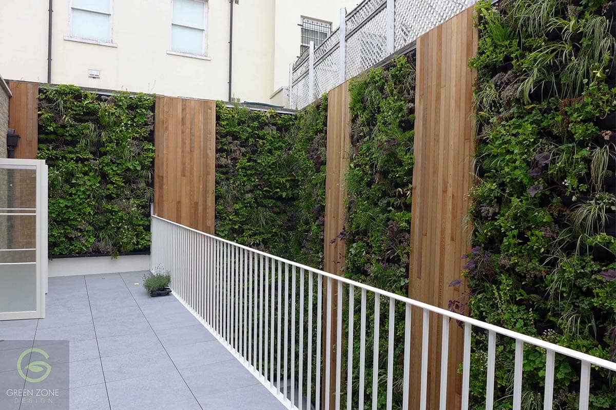 vivienda en wellington close muro vegetal